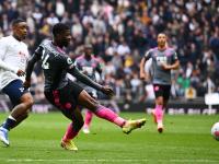 九游娱乐入口 -里程碑夜！托特纳姆遗憾出局，英超集结日刷纪录，引发热议，心理建设被强调 