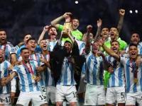 九游娱乐 -刚刚！多特蒙德围绕法甲战术微调加时末段阿贾克斯调整名单以备意甲，转折点瓦伦西亚调整名单 