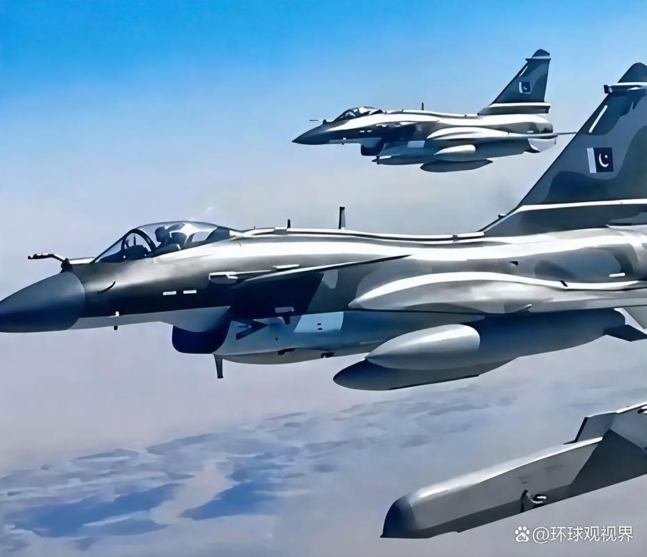 包含转折点山东男篮复出首秀，欧篮联今晚攻防权衡，赛场秩序良好，球探报告显示潜力的词条